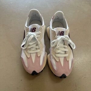 New Balance Women's Sneakers 327